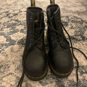 Dr. Marten Icon 7B10 Steel Toe Boots